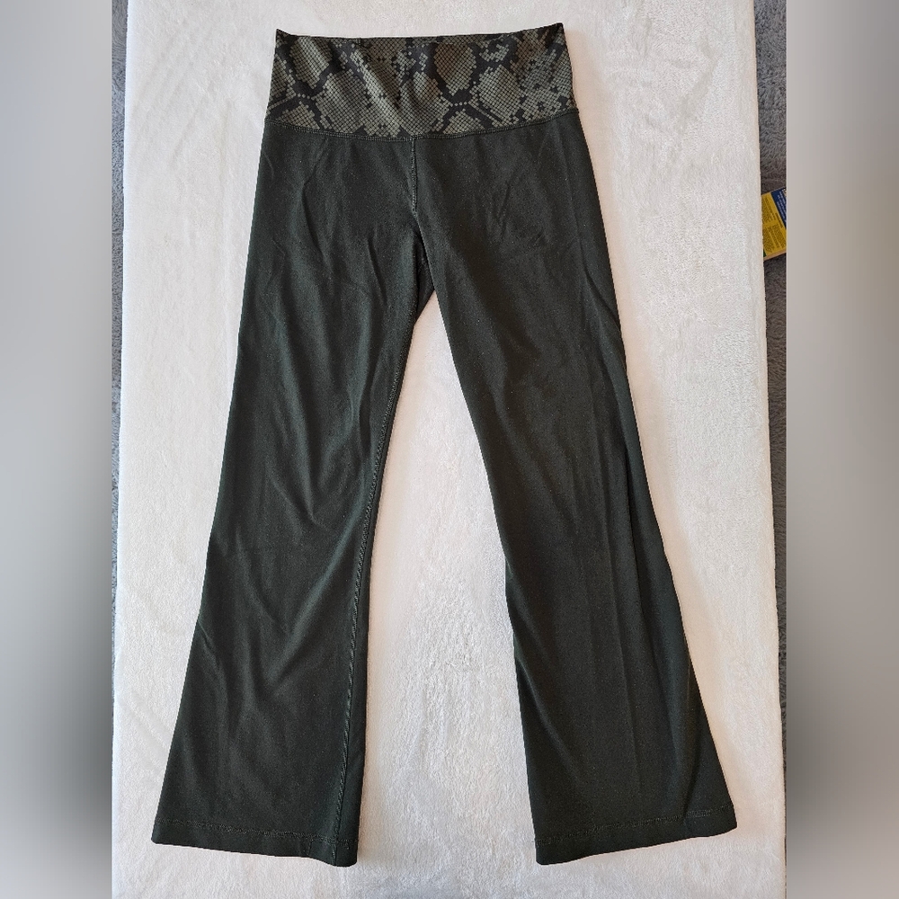 Lululemon Groove Pant III Green/Snakeskin